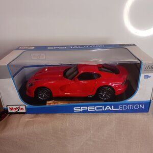 Maisto 2013 SRT Viper GTS Diecast Car